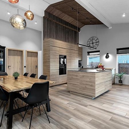 The Lava Bowl Apartment Grindavik Bagian luar foto